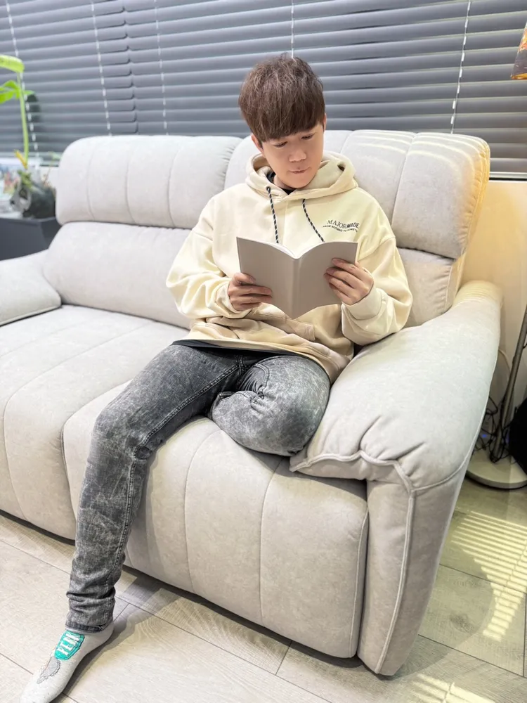 李岳一度每個月要繳8萬元保費，還身兼房貸壓力，卻弄不清楚理賠額度。本人提供