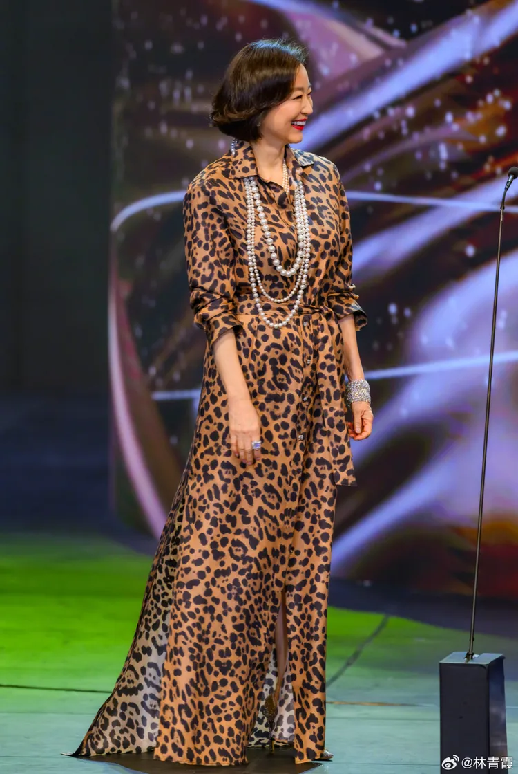 林青霞被讚「明豔大方」。翻攝微博