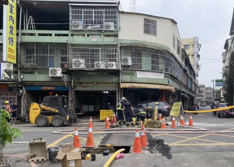台中市大里區一處管線遷移工地發生氣爆意外。民眾提供