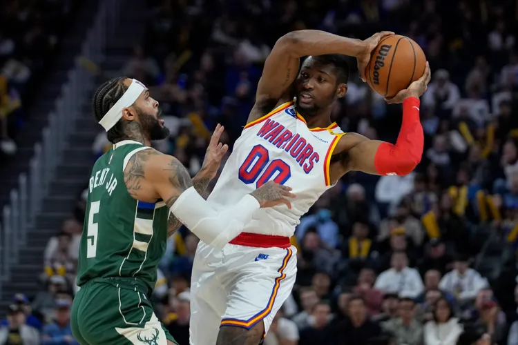 庫明加遭勇士棄用。  美聯社