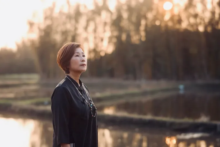 江念庭推出台語新歌《厝鳥仔崽》。尚時代文創娛樂提供