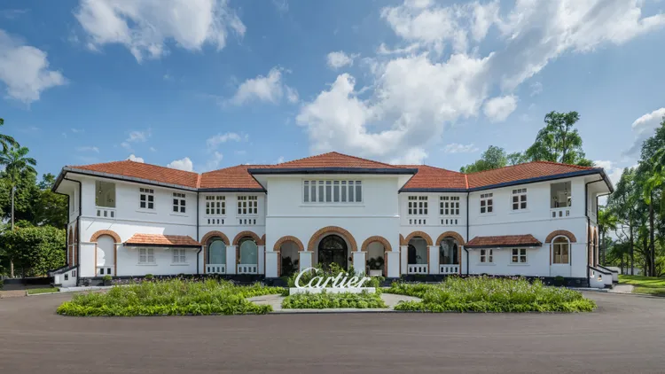 卡地亞在新加坡前統帥府舉辦高級珠寶展。品牌提供