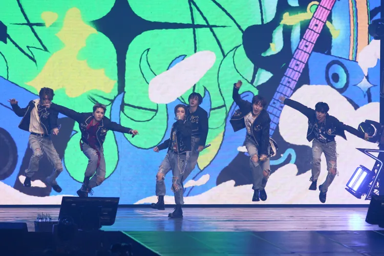 BOYNEXTDOOR跳得超高。彭欣偉攝