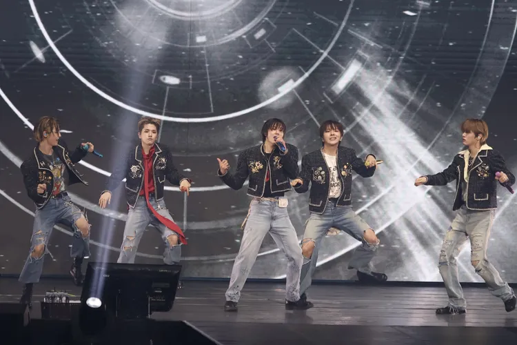 BOYNEXTDOOR一連帶來多首夯曲。彭欣偉攝