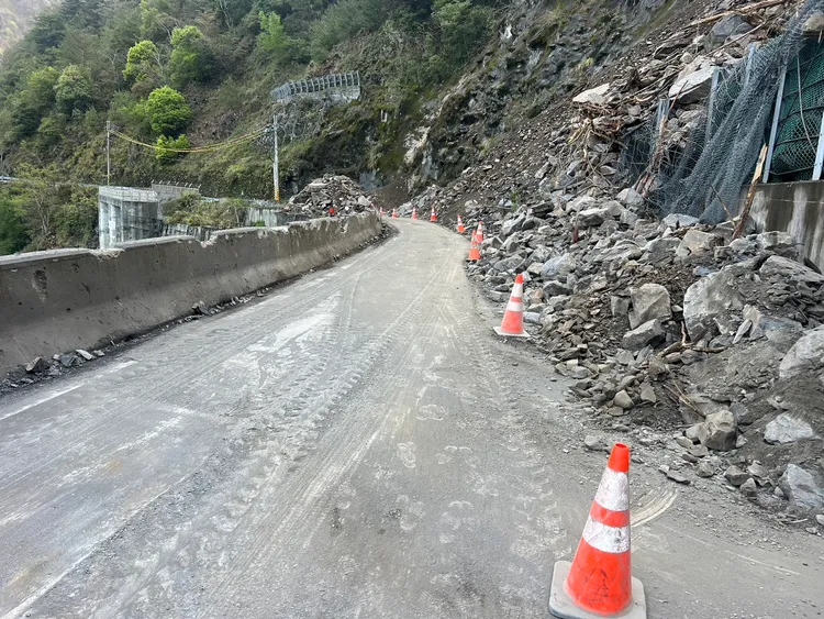 中橫便道取消清明連假期間至7日增開10時及14時班次，恢復原有常態三班通行並視邊坡狀況調整。谷關工務段提供