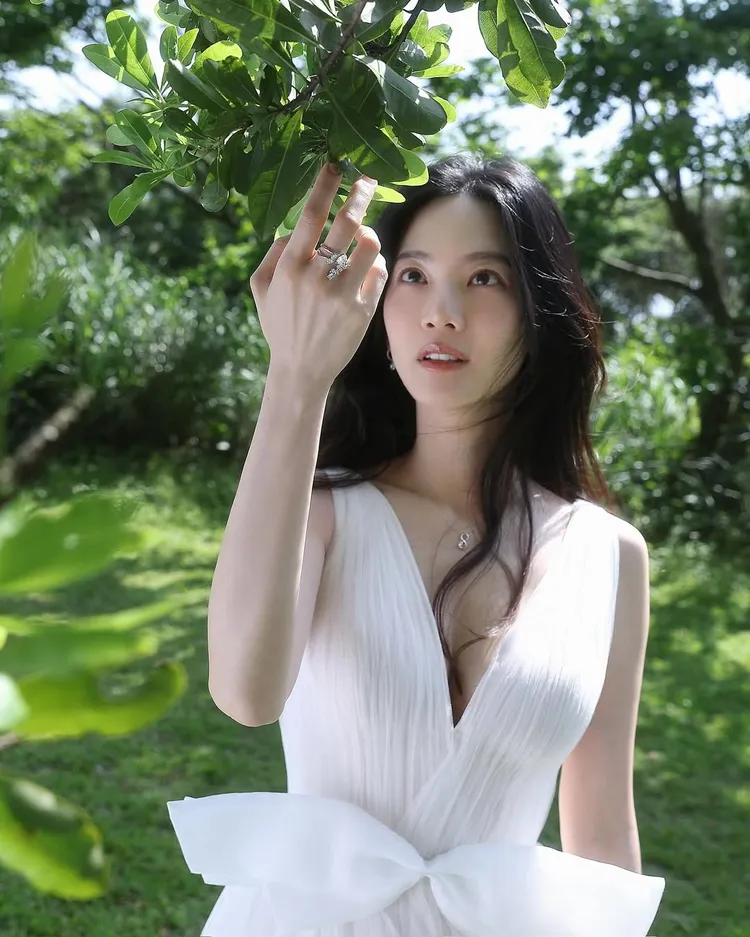 曾之喬配戴SWAROVSKI培育鑽石系列項鍊、戒指、手環。翻攝曾之喬IG