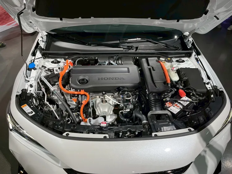 動力系統則維持原有的e:HEV油電混合架構，採用1,993c.c.直列四缸Atkinson循環DOHC i-VTEC汽油引擎，搭配電動馬達與E-CVT變速系統。周奕豪攝