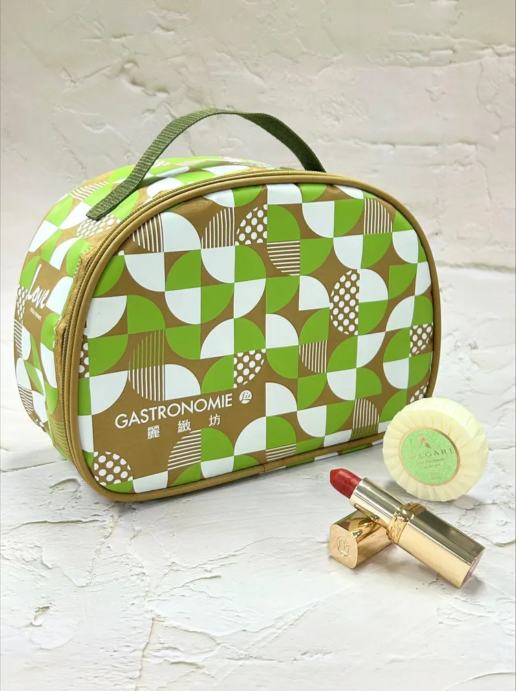 麗緻坊2025年限量時尚保冷禮袋，結合年度代表色「Mocha Mousse」摩卡慕斯，以端午經典柳綠色跳色。業者提供