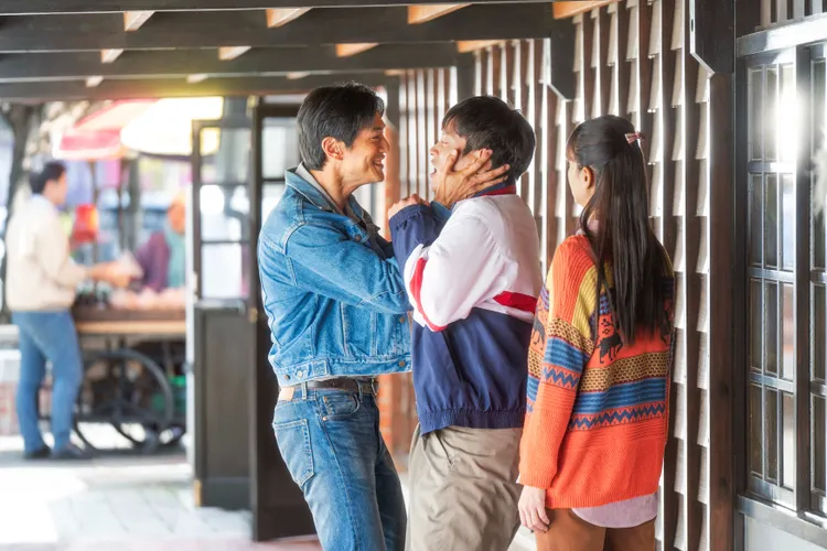 談及逐夢，鍾承翰（左）、許孟哲無怨無悔。華視提供