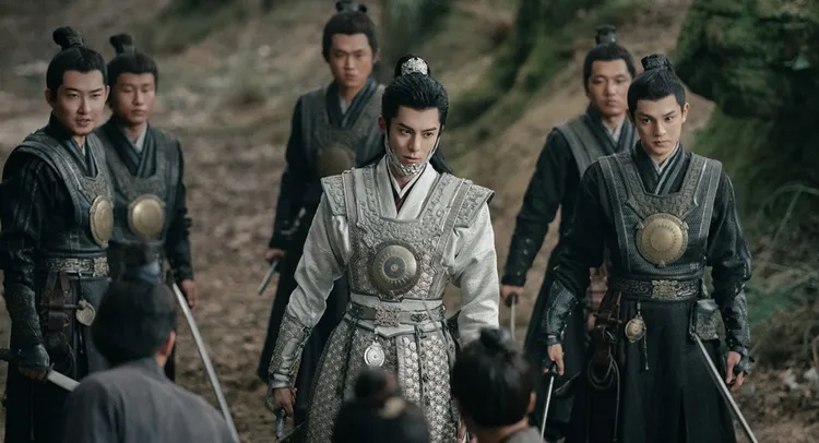 王鶴棣（中）劇中造型帥氣掀討論熱潮。愛爾達提供