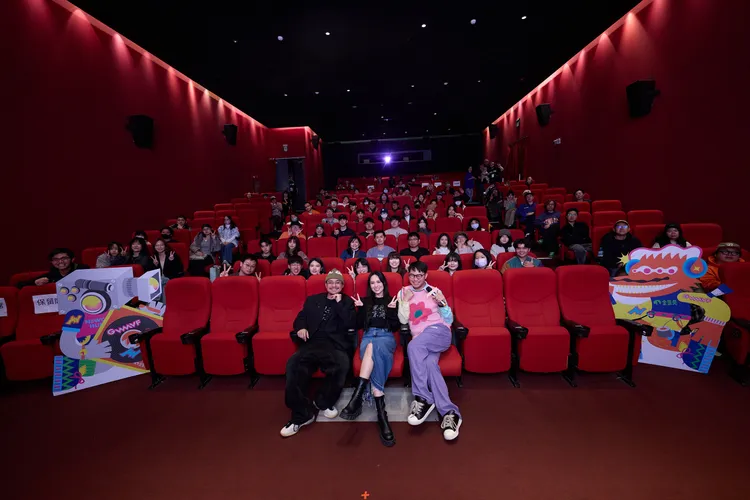 孫盛希在劇院看自己的MV表示赤裸。圖／金狼獎執行委員會提供