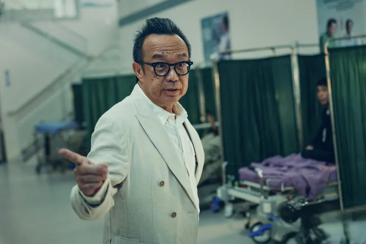 黃大煒飾演的角色亦正亦邪。公視、中華電信、瀚草文創提供