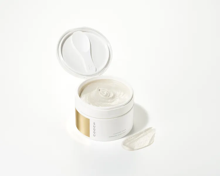 SUQQU潔淨煥妍磨砂膏，100g／1750元。品牌提供