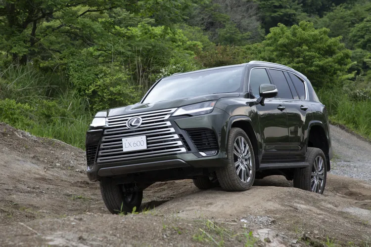 駕駛旗艦級越野休旅LX，體驗Off-Road越野樂趣。業者提供