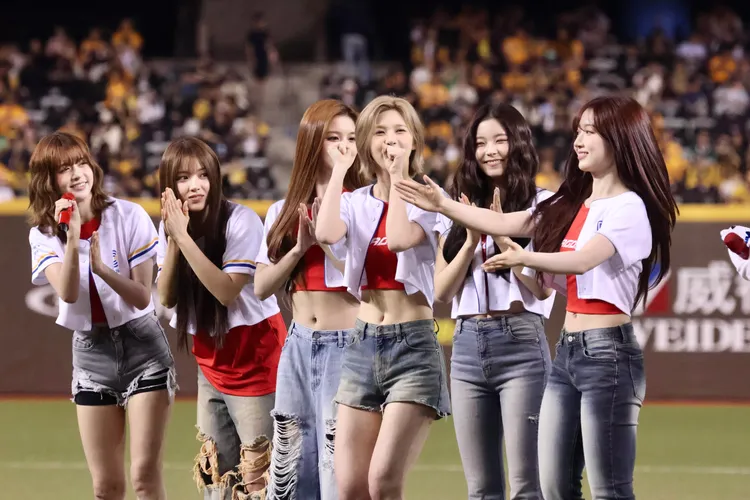 NMIXX秀出性感蠻腰應援。莊宗達攝