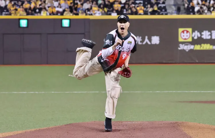 黃宣是另一位開球嘉賓。莊宗達攝