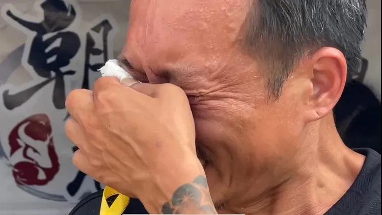 「安嫂」胞弟Allen難過落淚。民眾提供