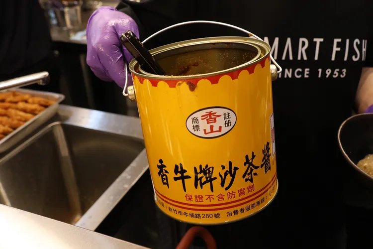 包含沙鍋魚頭、沙鍋菜都能吃到加入「林聰明沙鍋魚頭」獨門沙茶醬久煮10小時的湯頭。莊宗達攝