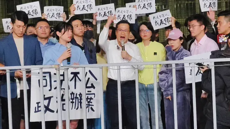 國民黨立委羅智強怒嗆檢調是賴清德民進黨政府的走狗，歡迎來抓他，並向賴清德宣戰。張欽攝