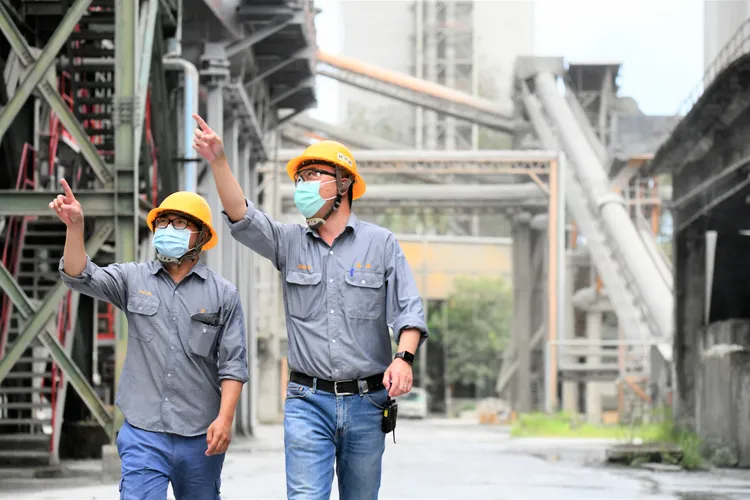 亞泥 (1102) 2025年三月及第一季合併營收，均繳出連三紅亮眼成績單。業者提供