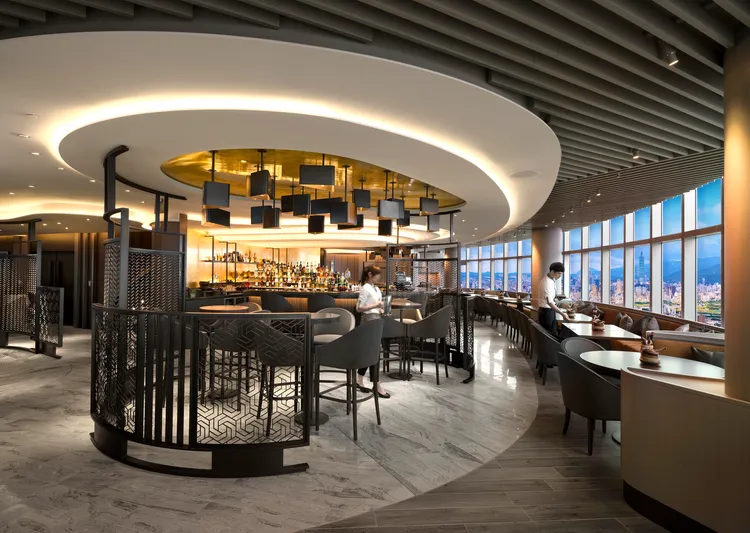 Asia49擁有200坪空中花園和收納台北101、陽明山、淡水河的廣闊視野，享有『城市綠洲』的美名。業者提供