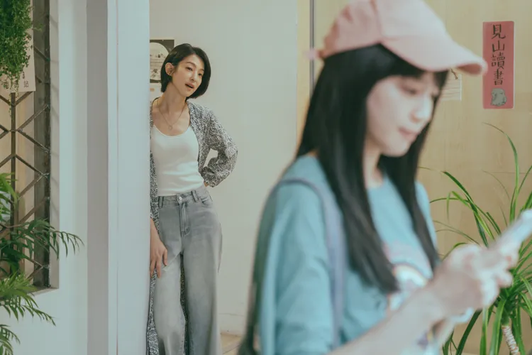 賴雅妍見證青春愛情驚呼程予希完全消失。阿榮影業提供