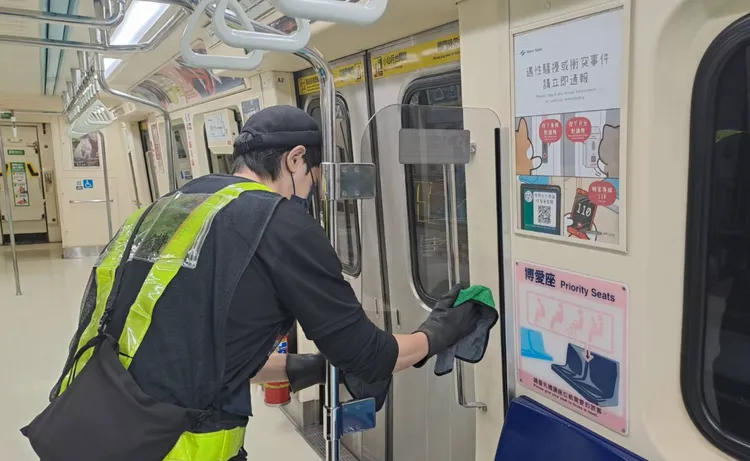 北捷清潔人員因外包廠商更換，被迫年資重新計算。台北捷運公司提供