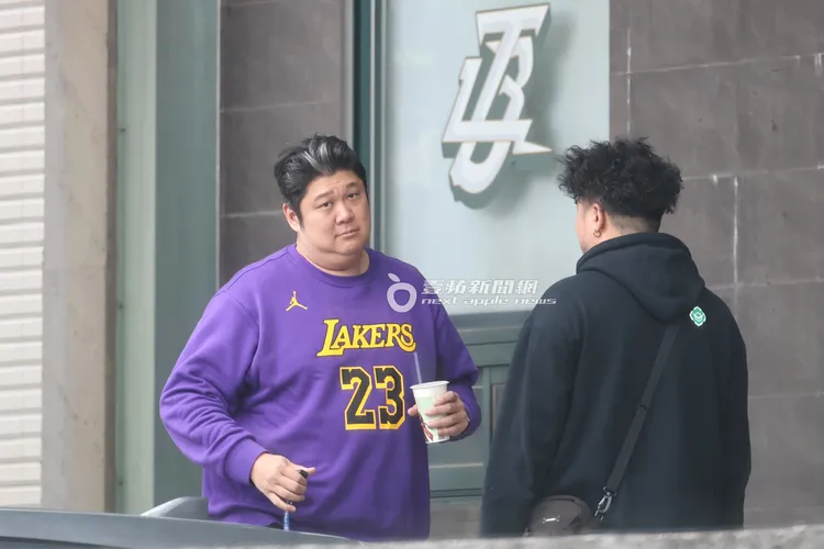 台啤籃球隊助理教授哈孝遠（左）與林玠禾（右），都曾在球場上失控，如今哈孝遠也被球迷認為不適任。特勤中心攝