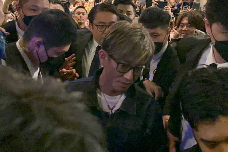 木村拓哉離開「鼎泰豐」，造成一陣轟動。特勤中心攝。