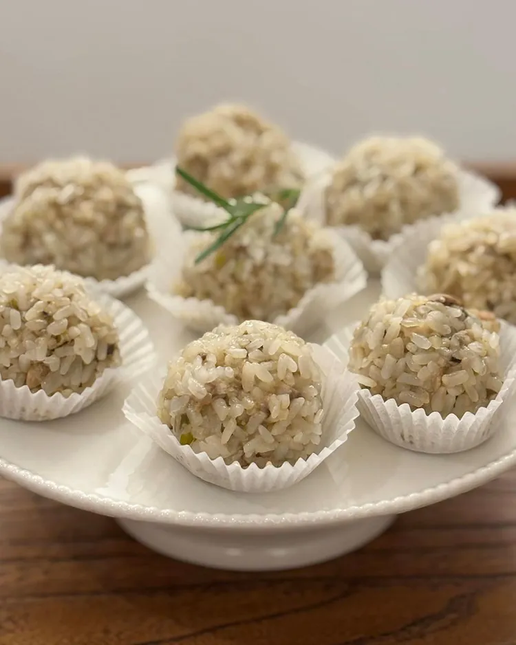 張清芳說，媽媽製作的「珍珠丸」是家裡的宴客菜。翻攝張清芳臉書