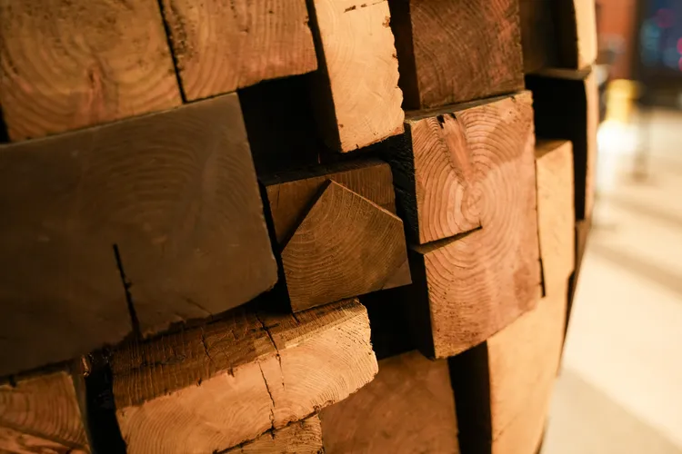 非方形的特殊圖樣取材自剪票缺口。田欣雲攝影