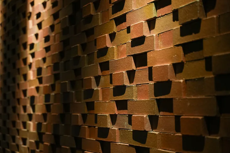 紅磚長廊採用法式、英式風格鋪設。田欣雲攝影