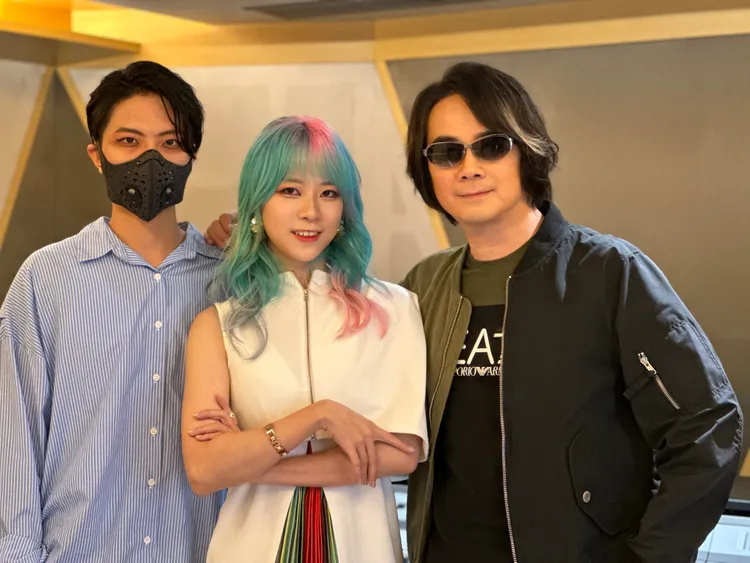 小羽(中)和F.I.R.飛兒合作主題曲。大愛提供