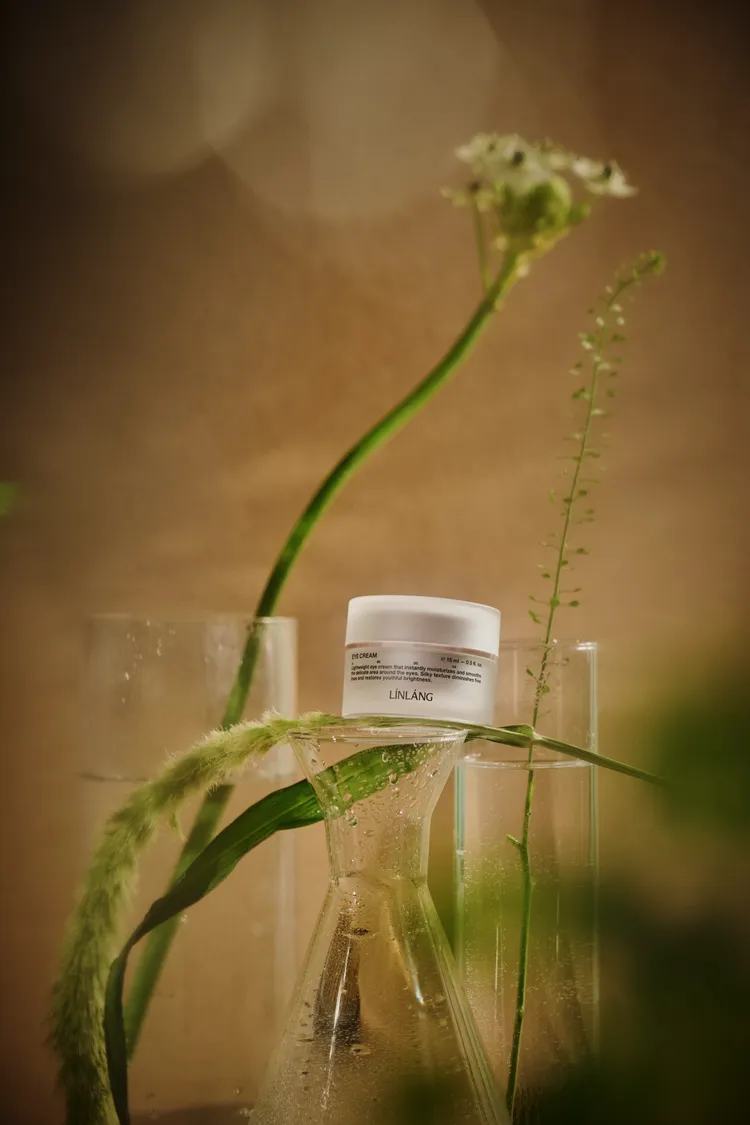 LINLANG全效修護眼霜，15ml／2380元。品牌提供
