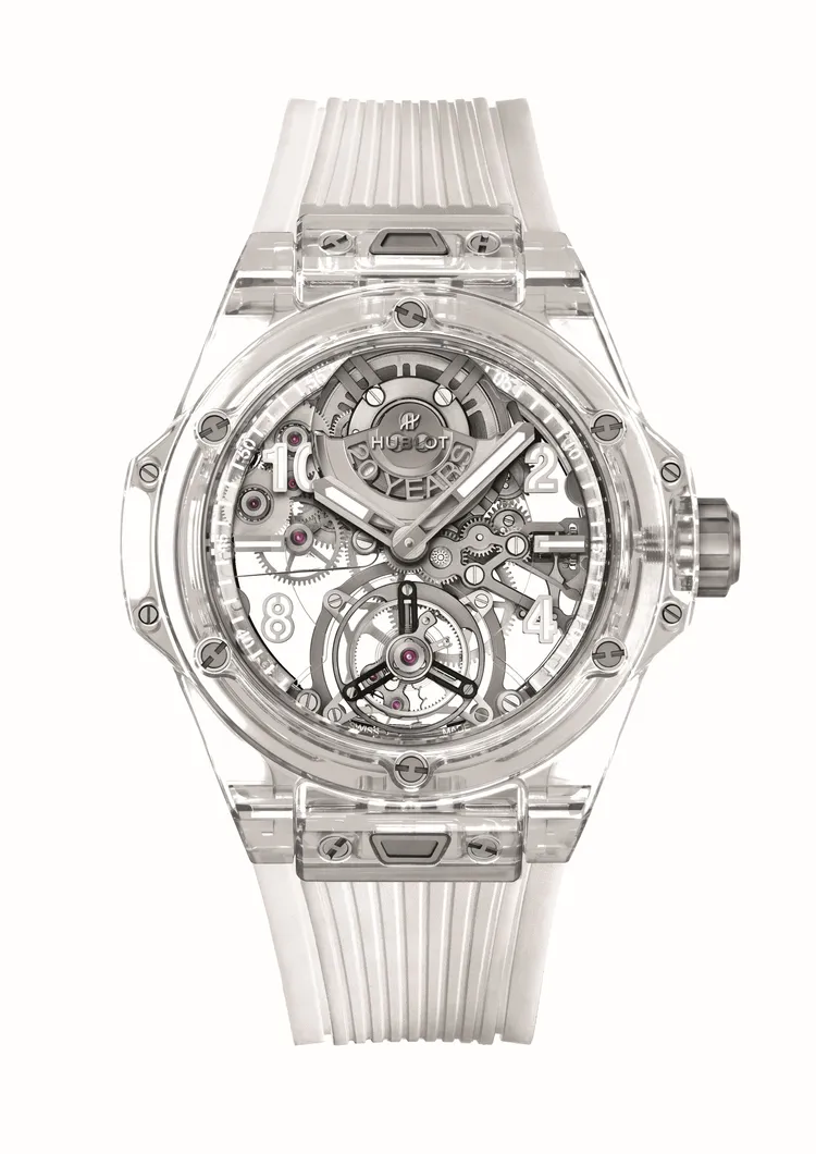 BIG BANG藍寶石陀飛輪腕錶，44mm，拋光藍寶石錶殼，藍寶石水晶錶盤，透明條紋橡膠錶帶，HUB6035自製自動上鍊陀飛輪機芯，動力儲存72小時，防水深度30米。品牌提供