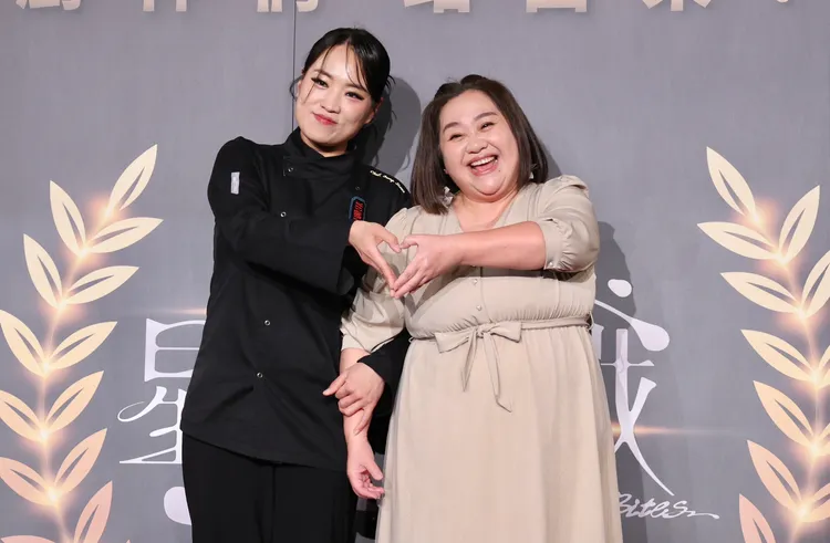 （左起）鄭智善、鍾欣凌。莊宗達攝