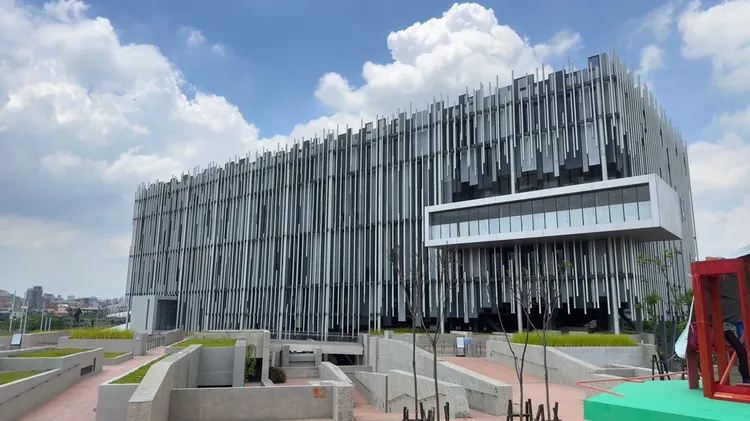 新美館將推出多項精彩展覽，以及美術館大廳與廊道空間藝術計畫迎接開館。文化局提供