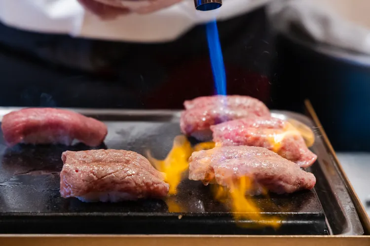 A5和牛紐約客握壽司。饗賓集團提供