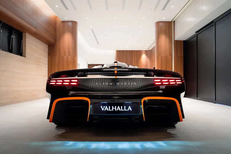 前後避震器均搭載精確且反應極為迅速的Bilstein DTX自適應避震系統，根據不同駕駛模式調節避震，提供廣泛的動態表現範圍。業者提供