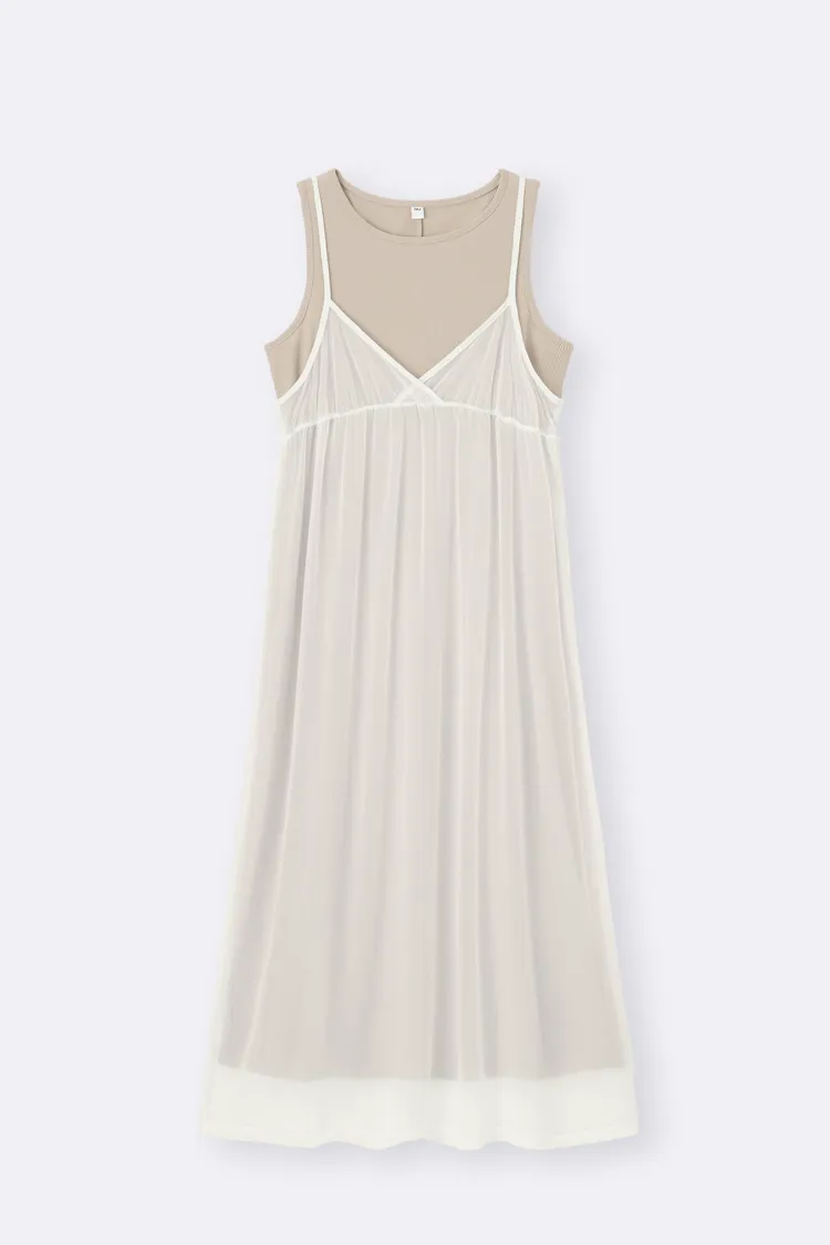 GU女裝兩件式透膚連身裙，優惠價890元。品牌提供