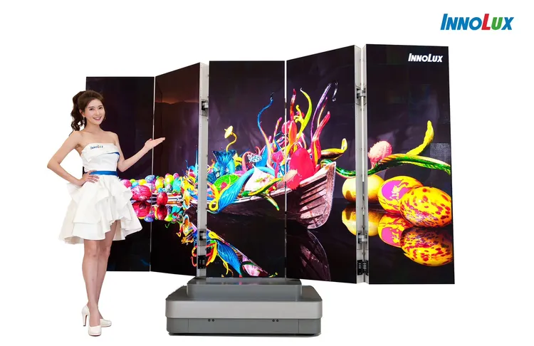 130吋P0.75 4K AM miniLED摺疊TV。群創提供