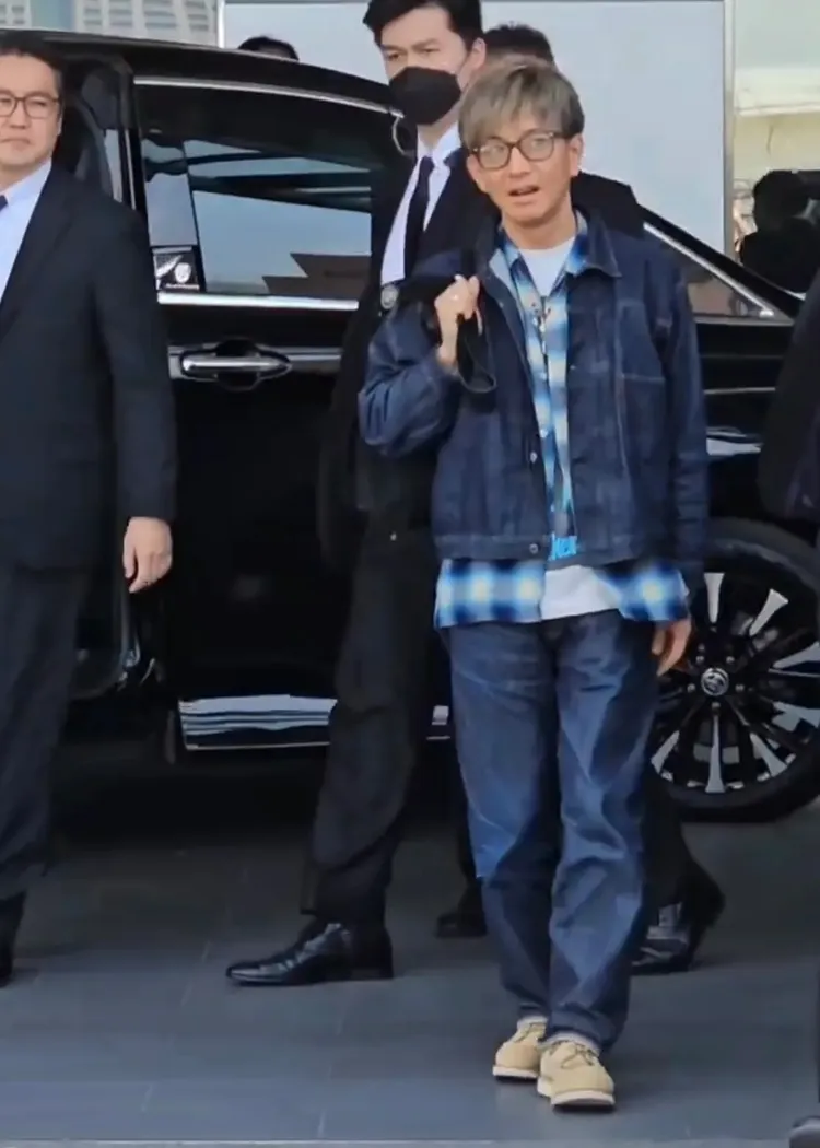 木村拓哉其餘時間皆穿著Levi’s牛仔套裝。讀者提供