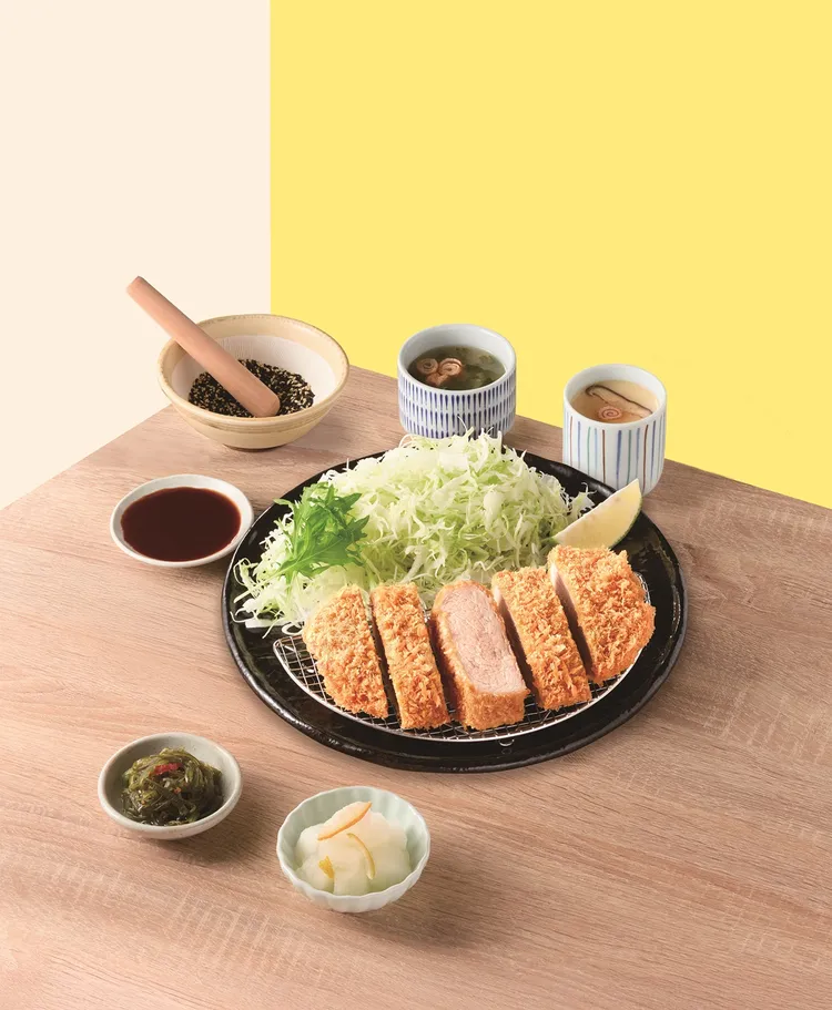 活動期間到品田牧場消費任一套餐，憑券送串炸鮮貝一份。王品集團提供