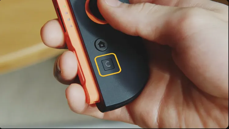 C鍵可以讓玩家切換互動模式。翻攝任天堂YouTube頻道