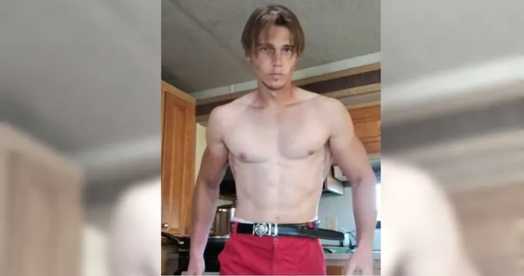 勒夫有上健身房的健身習慣，身材相當健美。翻攝自Brad Love IG