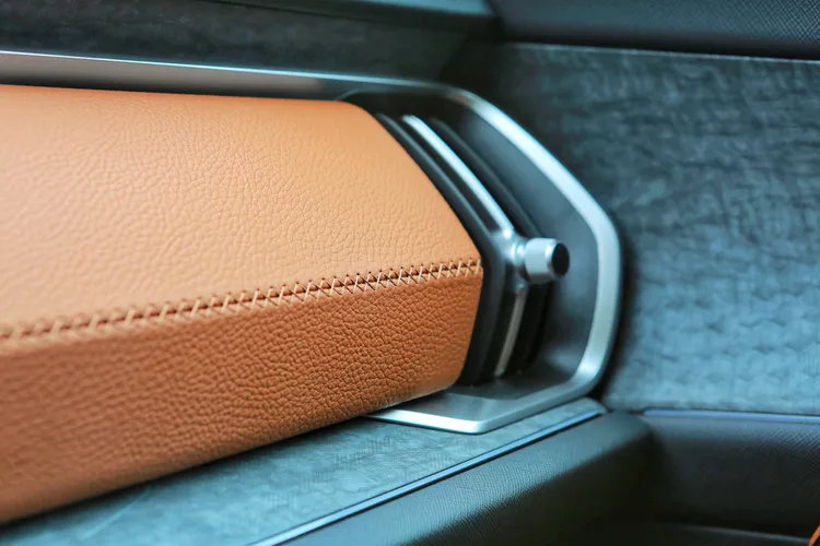 每個車艙角落，都呈現出跳躍式的質感升級。林浩昇攝