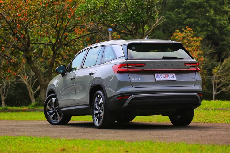 搭載2.0 TSI動力與4x4四驅系統的Kodiaq，更具備從城市通勤、全家出遊，到征服戶外崎嶇地形的全方位能力。林浩昇攝