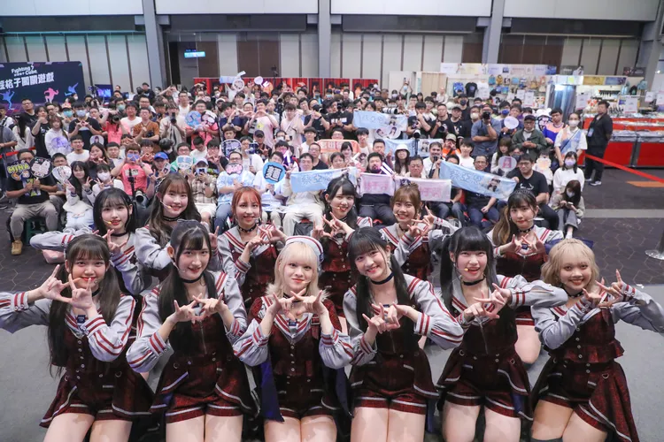 AKB48 Team TP高雄簽唱會，吸引眾多粉絲到場應援。圖／好言娛樂提供