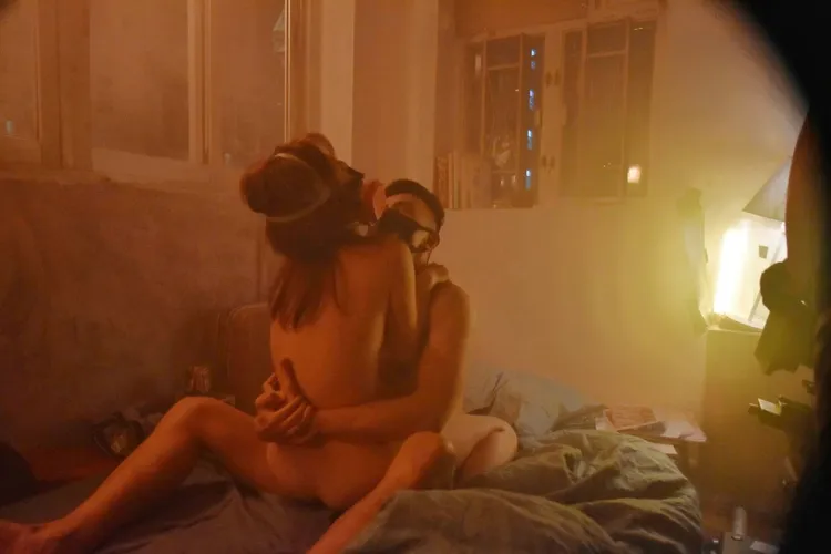 黃巧綸、曾慶翔全裸床戰。攝露士提供