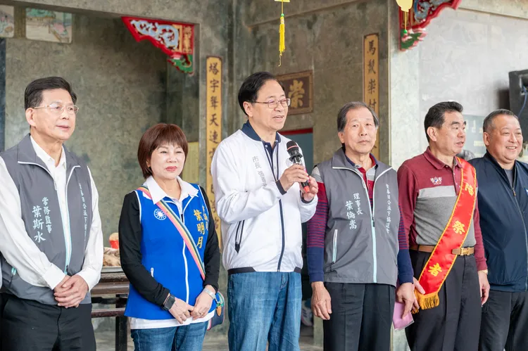 張善政肯定葉家子孫們展現慎終追遠精神。桃園市府提供